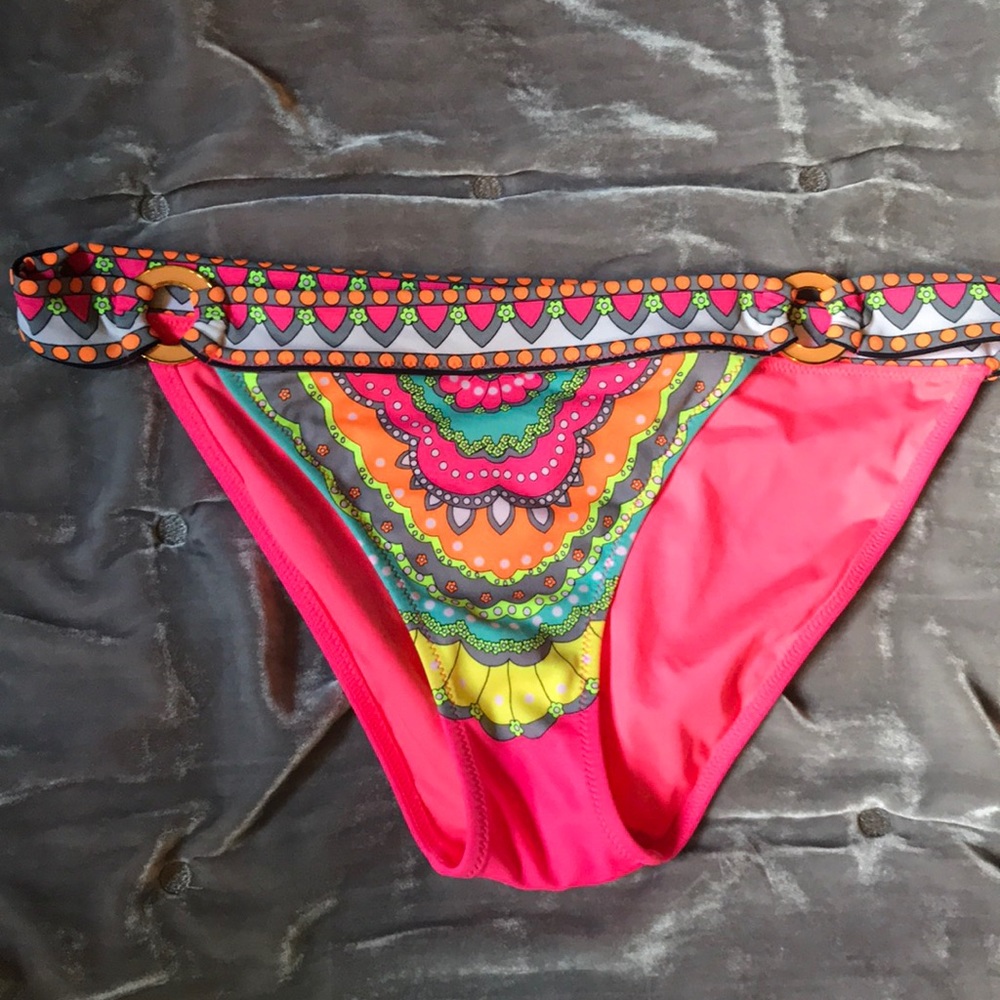 VICTORIA’s SECREt BIKINI BOTTOMS NEVER WORN